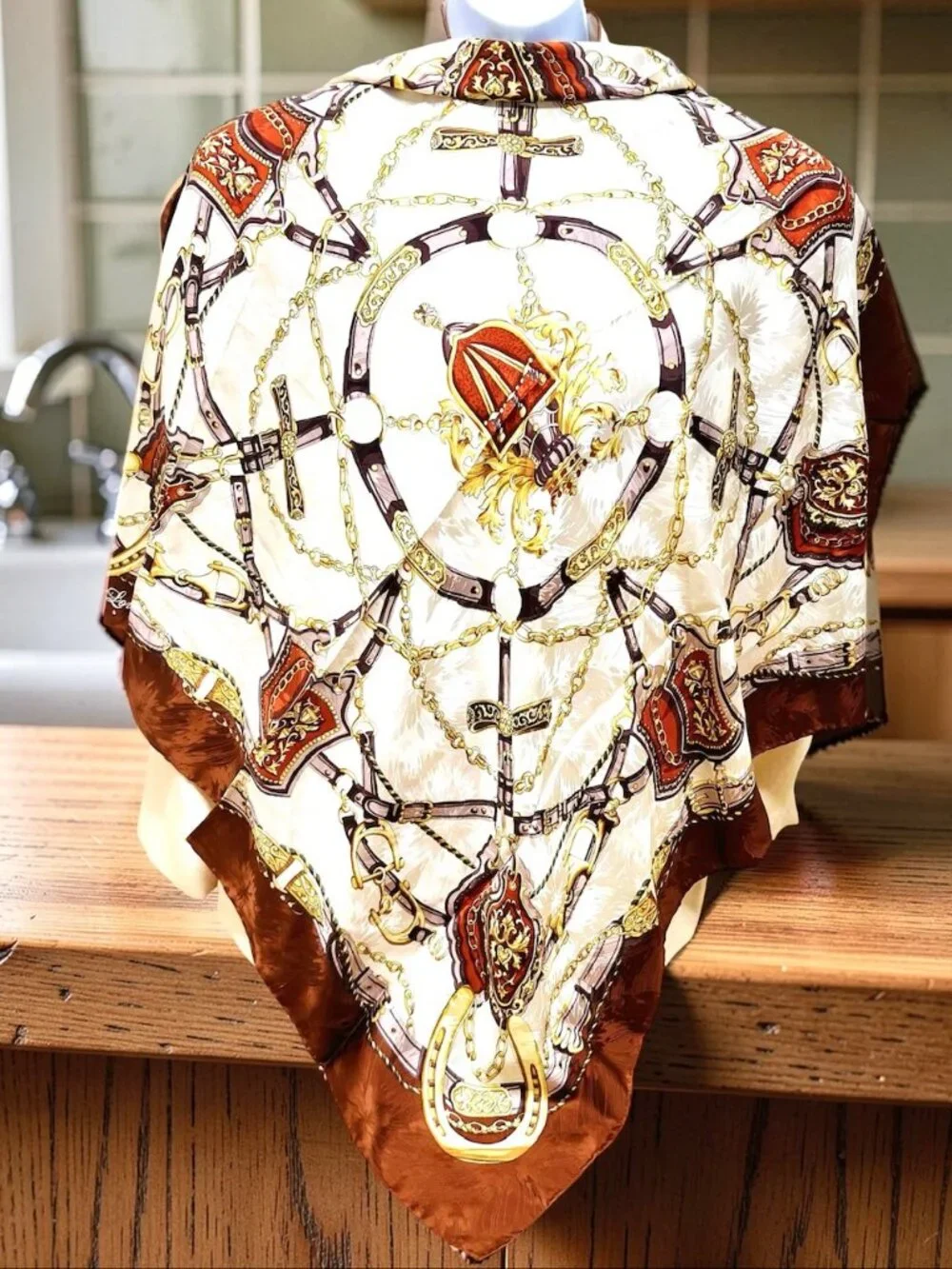 Les Carres du Louvre Paris  Silk Scarf 34" Ivery Brown Burgendy gold chain ( 31) - Picture 3 of 15